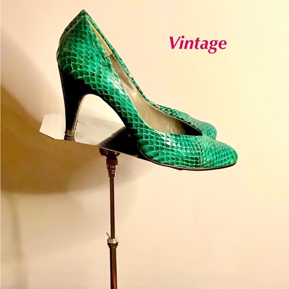 Vintage 1980’s Green DeLiso Snakeskin Pumps